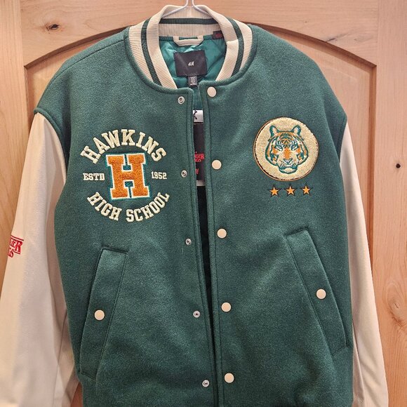 NWT Stranger things hawkins tigers bomber MEN MEDIUM - Picture 1 of 6